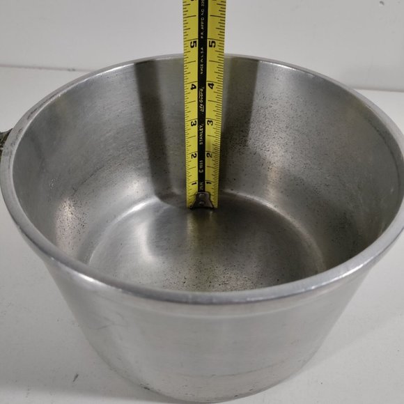 Vintage Miracle Maid Cast Aluminum 2.5 Qt Pot cookware Wood Handle With lid - Picture 8 of 8